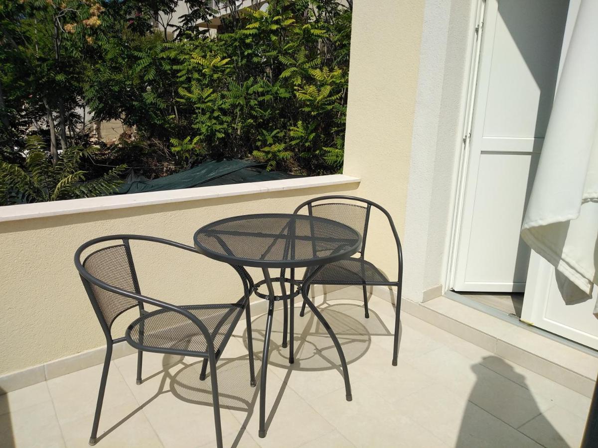 Lemon House Hotel Vis Luaran gambar