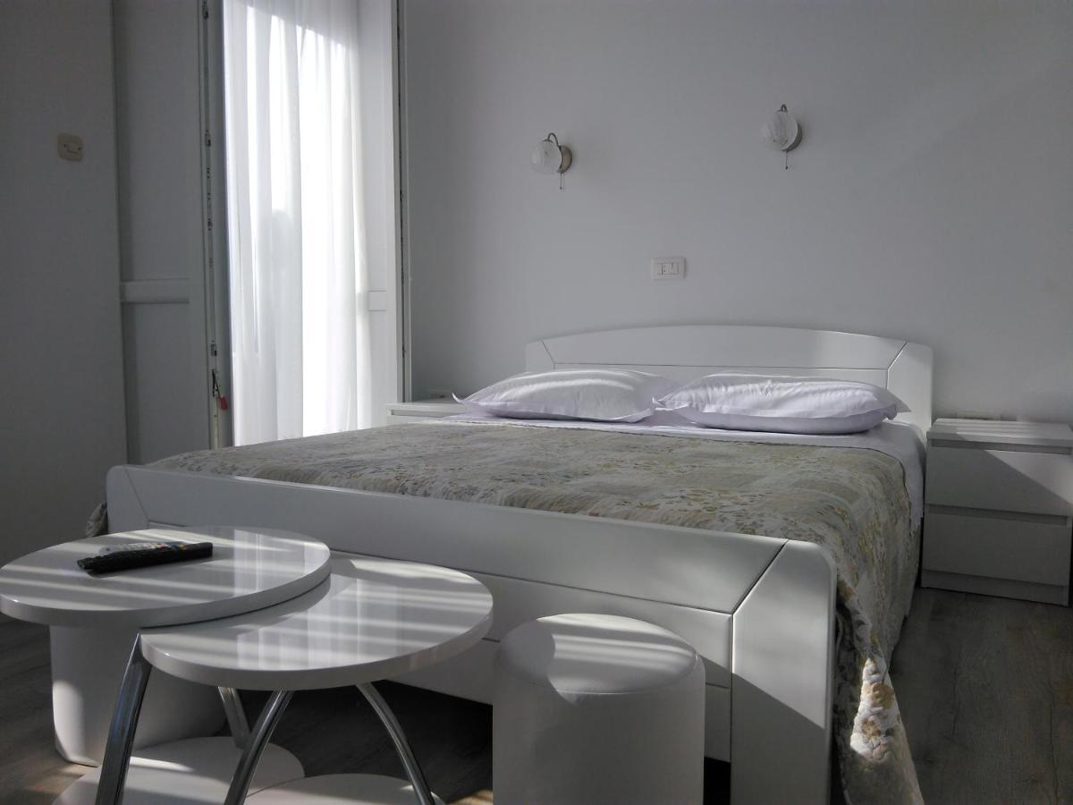 Lemon House Hotel Vis Luaran gambar
